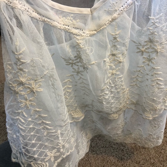 Summer embroidered tank - Picture 4 of 4